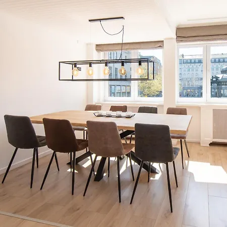Apartment 3 Bedroom Duplex With Free Parking