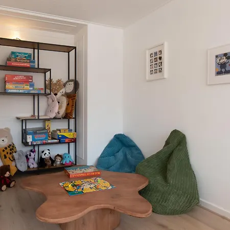 3 Bedroom Duplex With Free Parking Ostende