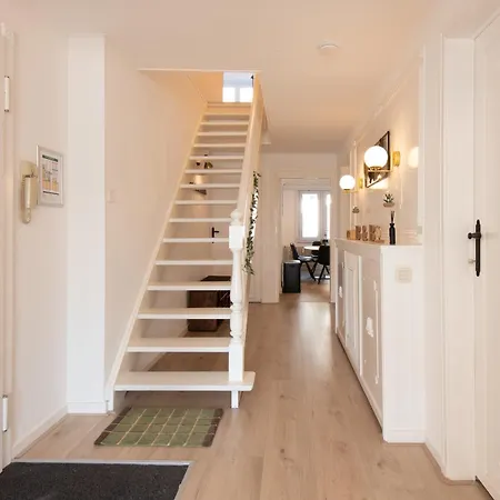 3 Bedroom Duplex With Free Parking أوستيند
