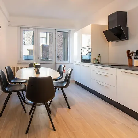 3 Bedroom Duplex With Free Parking Ostende