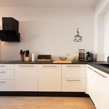 3 Bedroom Duplex With Free Parking Ostende