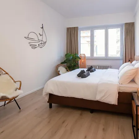 3 Bedroom Duplex With Free Parking Apartment