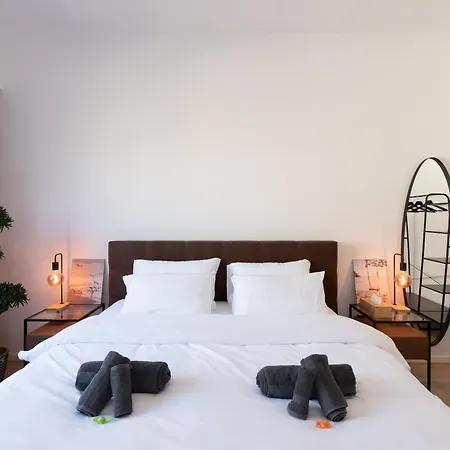 3 Bedroom Duplex With Free Parking شقة